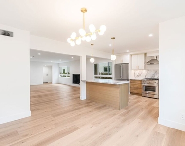 7964 Norton Avenue - Photo Thumbnail 5