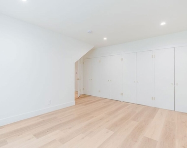 7964 Norton Avenue - Photo Thumbnail 13