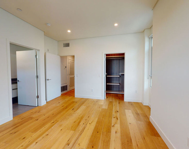 938 S Orange Grove Avenue - Photo Thumbnail 18