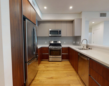 938 S Orange Grove Avenue - Photo Thumbnail 3