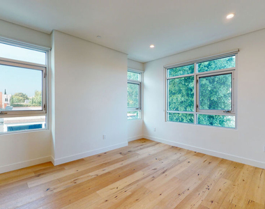 938 S Orange Grove Avenue - Photo Thumbnail 20