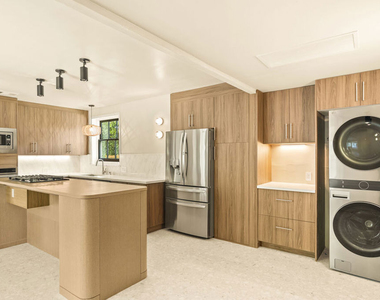 1400 Randall Street - Photo Thumbnail 6