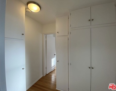 228 Idaho Avenue - Photo Thumbnail 2