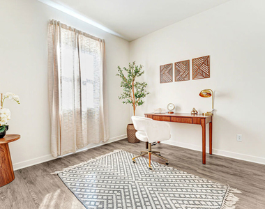 3945 Eagle Rock Boulevard - Photo Thumbnail 4