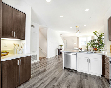 3945 Eagle Rock Boulevard - Photo Thumbnail 9