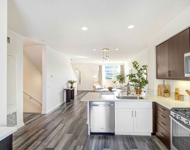 3945 Eagle Rock Boulevard - Photo Thumbnail 8