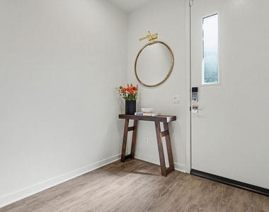3945 Eagle Rock Boulevard - Photo Thumbnail 14