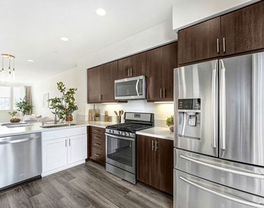 3945 Eagle Rock Boulevard - Photo Thumbnail 7