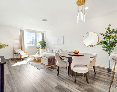 3945 Eagle Rock Boulevard - Photo Thumbnail 2