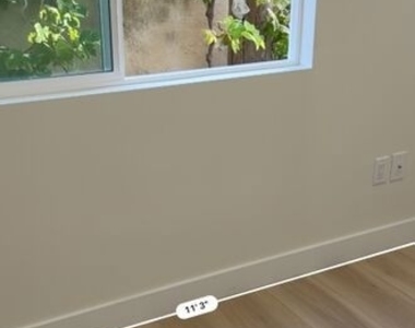 326 E Randolph Street - Photo Thumbnail 6