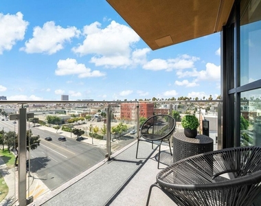 200 N Vermont Avenue - Photo Thumbnail 12