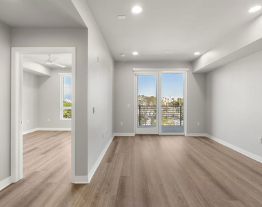7428 Santa Monica Boulevard - Photo Thumbnail 7