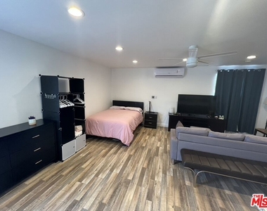 22602 Hatteras Street - Photo Thumbnail 4