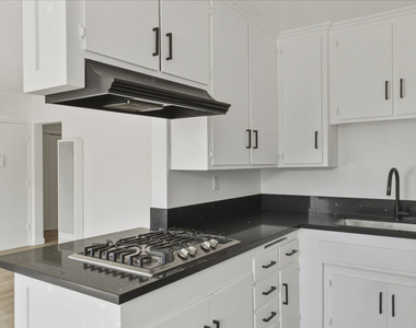 929 N Stanley Avenue - Photo Thumbnail 7