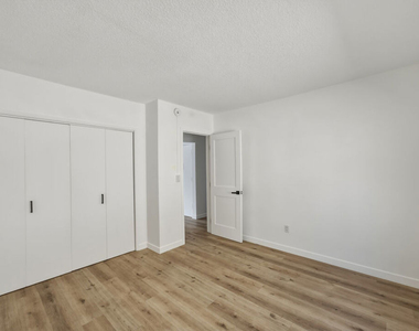 929 N Stanley Avenue - Photo Thumbnail 9