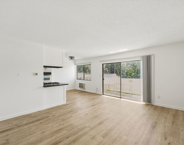 929 N Stanley Avenue - Photo Thumbnail 1