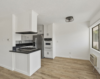 929 N Stanley Avenue - Photo Thumbnail 4