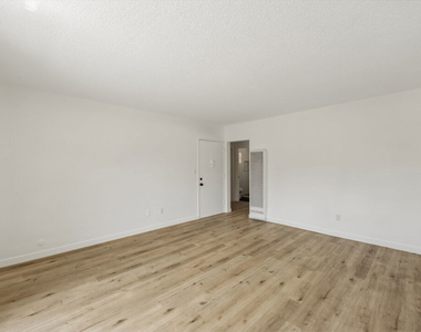 929 N Stanley Avenue - Photo Thumbnail 3