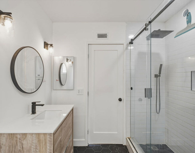 929 N Stanley Avenue - Photo Thumbnail 10