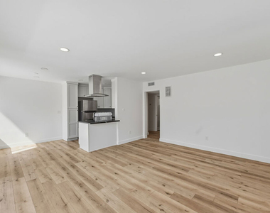 929 N Stanley Avenue - Photo Thumbnail 1