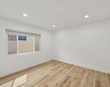 929 N Stanley Avenue - Photo Thumbnail 11
