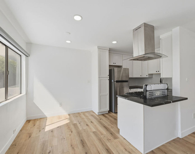929 N Stanley Avenue - Photo Thumbnail 4