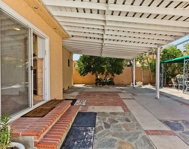 5049 Hesperia Avenue - Photo Thumbnail 31