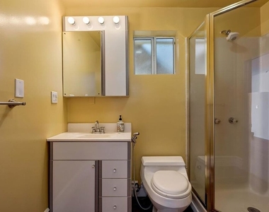 5049 Hesperia Avenue - Photo Thumbnail 18