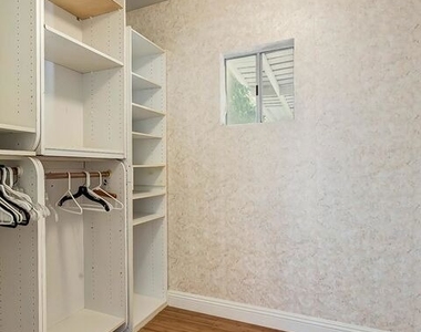 5049 Hesperia Avenue - Photo Thumbnail 21