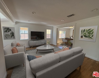 5049 Hesperia Avenue - Photo Thumbnail 5
