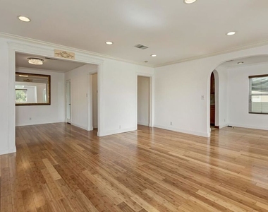 5049 Hesperia Avenue - Photo Thumbnail 7