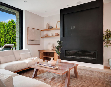 15602 Morrison Street - Photo Thumbnail 4