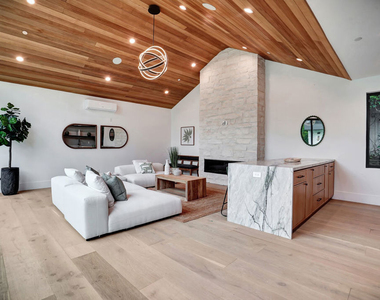 15602 Morrison Street - Photo Thumbnail 59