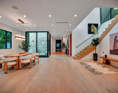 15602 Morrison Street - Photo Thumbnail 2