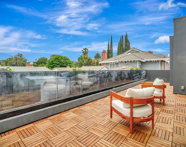 15602 Morrison Street - Photo Thumbnail 21