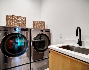 15602 Morrison Street - Photo Thumbnail 47