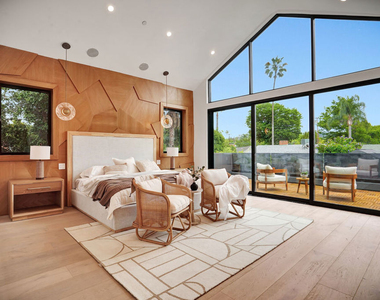 15602 Morrison Street - Photo Thumbnail 15