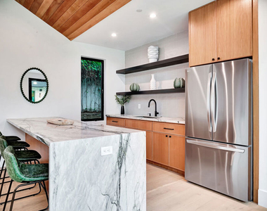 15602 Morrison Street - Photo Thumbnail 58