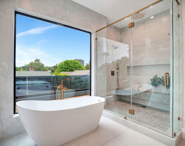 15602 Morrison Street - Photo Thumbnail 25