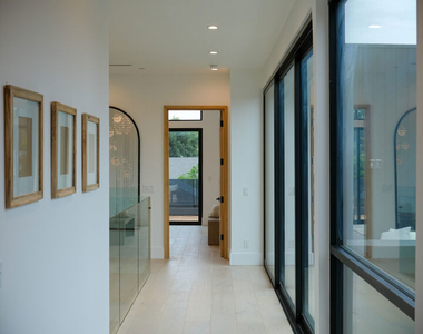 15602 Morrison Street - Photo Thumbnail 14