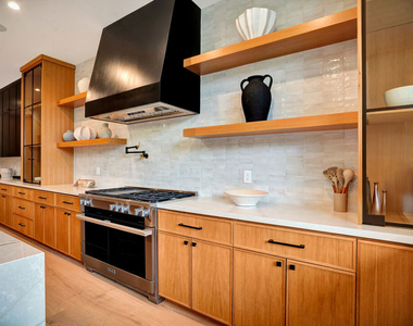 15602 Morrison Street - Photo Thumbnail 7