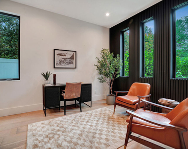15602 Morrison Street - Photo Thumbnail 10