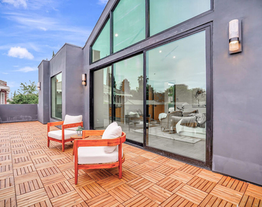 15602 Morrison Street - Photo Thumbnail 22