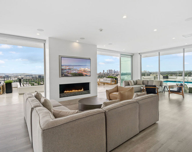 1100 Alta Loma Road - Photo Thumbnail 27