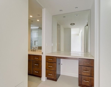 1100 Alta Loma Road - Photo Thumbnail 20