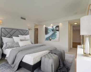 1100 Alta Loma Road - Photo Thumbnail 9