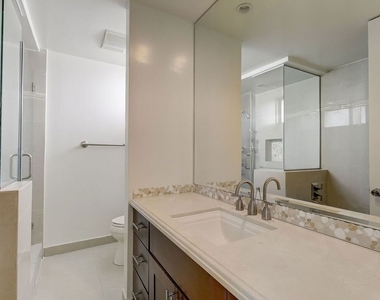 1100 Alta Loma Road - Photo Thumbnail 12