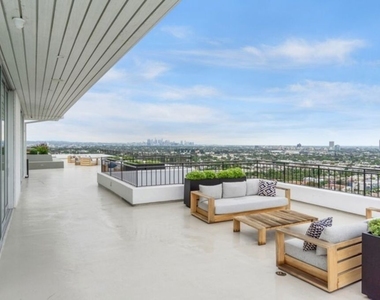 1100 Alta Loma Road - Photo Thumbnail 28