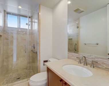 1100 Alta Loma Road - Photo Thumbnail 15