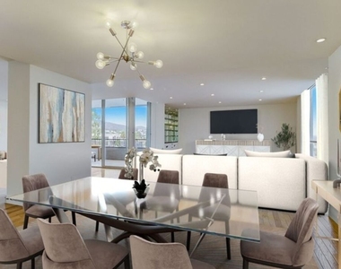 1100 Alta Loma Road - Photo Thumbnail 7